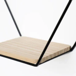 Dubbel Zeshoekig Metalen Wandrek Met 2 Houten Plankjes - 30,5x41 Cm - Zwart -Leenbakker Winkel 1000067188 0102