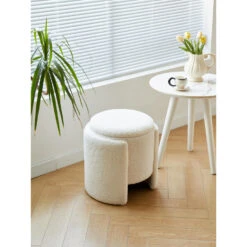 Pouf Met Witte Krullen In Scandinavische Stijl -Leenbakker Winkel 1b72271339af44ce8158a6d9270c9625