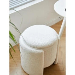Pouf Met Witte Krullen In Scandinavische Stijl -Leenbakker Winkel 4f0500601782445ea49b34b4c66631c3