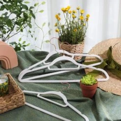 Fluwelen Kledinghangers, Set Van 50, Antislip, Wit En Rosé Goud -Leenbakker Winkel d3e2de0689c941beb237b5a41e63d37c