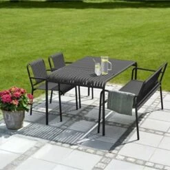 Lisomme Zahra Metalen Tuinstoel Zwart - Met Armleuningen -Leenbakker Winkel e04a77ed97eb44fc8ecc070e63332f26